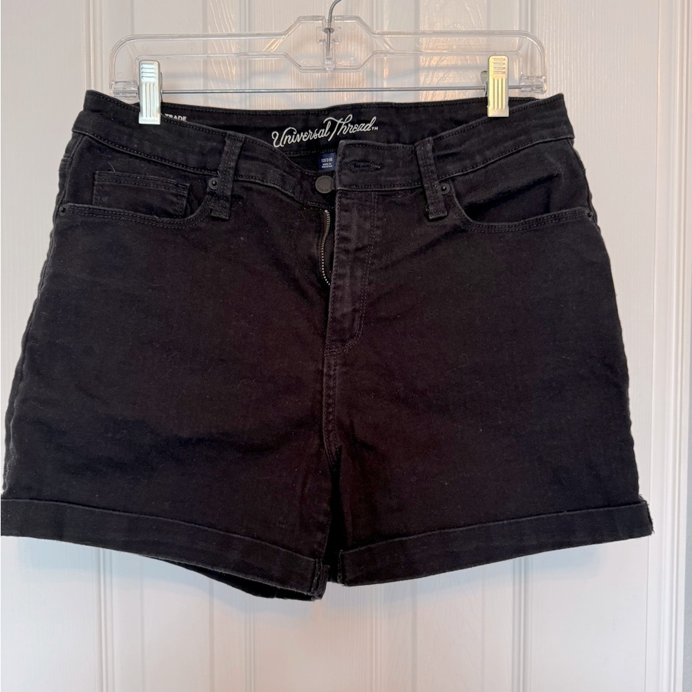 EUC Universal threads Size 12 / 31 Black Denim Shorts